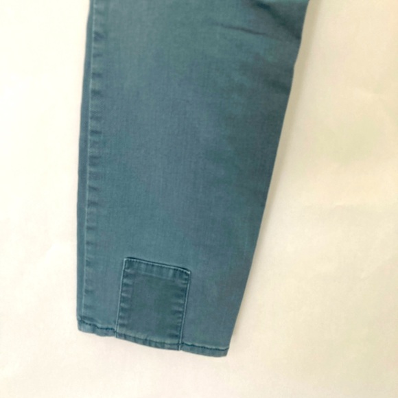 LOFT Jeans. - Picture 6 of 10